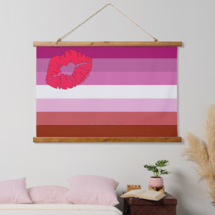 Tapisserie Suspendue Drapeau de fierté lesbienne au rouge à lèvres Slip