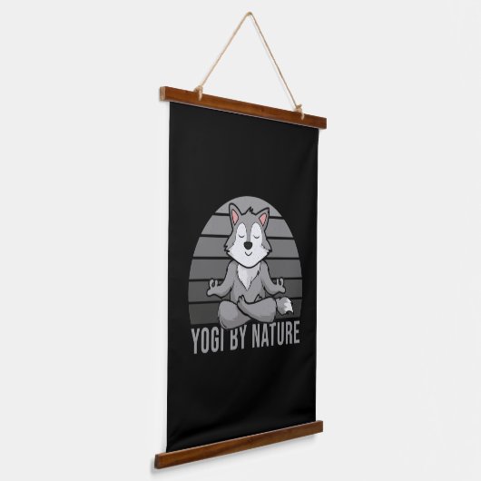 Tapisserie Suspendue Drôle loup mignon faisant du yoga. drôles de yoga (Angulaire)