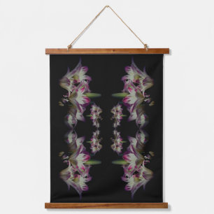 Tapisserie Suspendue Fleurs Lys Blanches Et Rouges Abstraites