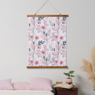 Tapisserie Suspendue Fleurs roses délicates avec feuillage bleu atténué