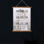 Tapisserie Suspendue Le Premier Jour, Le Jour Du Oui, Le Meilleur Jour<br><div class="desc">Design moderne et élégant imprimé Le Premier Jour,  Le Oui Jour,  Le Meilleur Jour Photo Mariage Suspendu Tapisserie qui peut être customisé avec votre texte. Découvrez le magasin Graphic Art Design pour d'autres produits qui correspondent à ce design !</div>