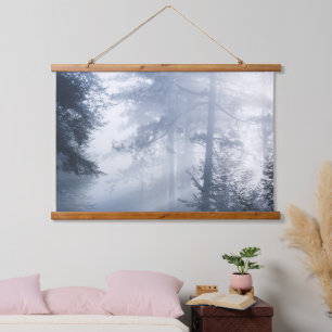 Tapisserie Suspendue Les rayons du soleil brillent à travers la forêt b