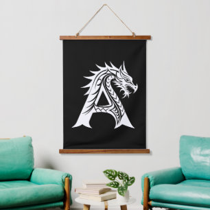Tapisserie Suspendue Lettre A de style dragon, alphabet du dragon, mono
