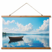 Paysage serein de lac avec un bateau à rames en bo