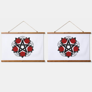 Tapisserie Suspendue Pentagramme aux roses rouges