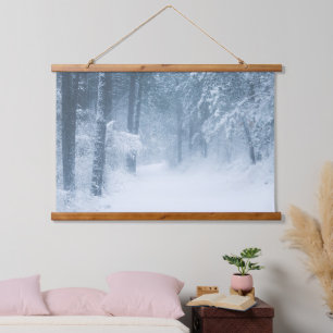 Tapisserie Suspendue Perdu dans une forêt magique