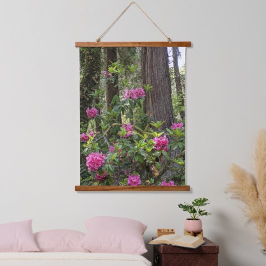 Tapisserie Suspendue Rhododendron rose dans la forêt florale (Chambre à coucher)