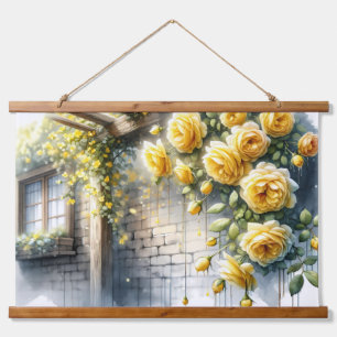 Tapisserie Suspendue Roses Dorées sur le Mur d'une Maisonnette en Pierr