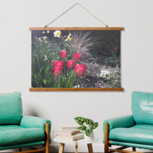 Tapisserie Suspendue Tulipes rouges dans le jardin