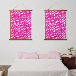Tapisserie Suspendue Un motif floral complexe en rose et blanc, art