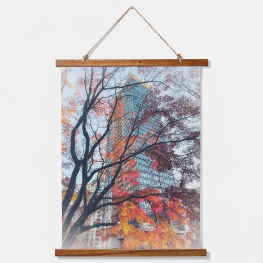 Tapisserie Suspendue Vibrant Autumn Maple Tree and Skyscraper (Recto)