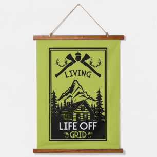 TAPISSERIE SUSPENDUE VIE HORS GRILLE