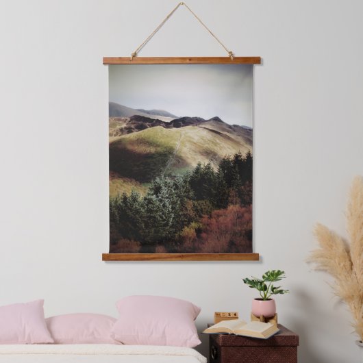 TAPISSERIE SUSPENDUE VUE MONTAGNE SUR LES WALES (Chambre à coucher)