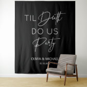 Tapiz Til death do us party wedding black backdrop Wandkleed (In situ)