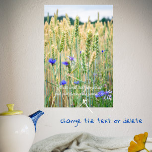 Tarweveld met blauwe cornbloemen poster