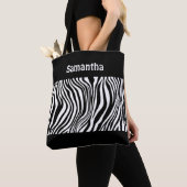 Tas met zwart-wit zebraprint en monogram (Dichtbij)