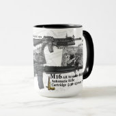Tasse 1959 de café de fusil du dénoyauteur M16 AR (Devant droit)