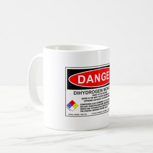 Tasse 1 d'oxyde de dihydrogène (Devant gauche)