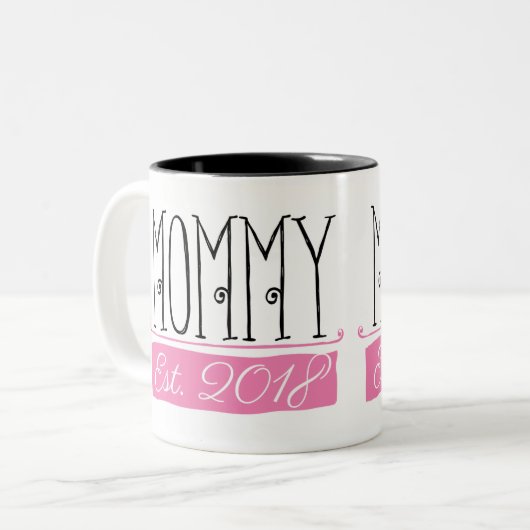 Tasse 2018 de cadeau d'est de maman (Devant gauche)