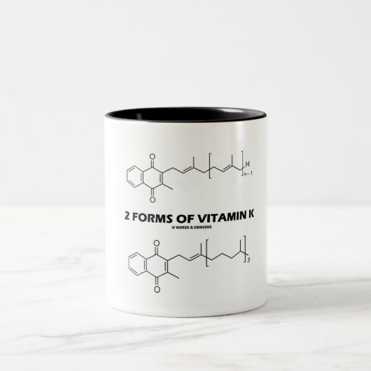 Tasse 2 Couleurs 2 formes de vitamine K (molécules chimiques) (Centre)