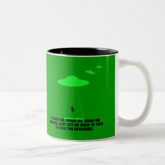 Tasse 2 Couleurs Abduction humoristique de poulet