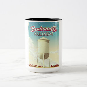Tasse 2 Couleurs Affiche de voyage de Bentonville, Arkansas.