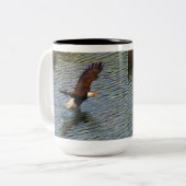 Tasse 2 Couleurs Aigle de chauve-souris chasseur Art de la faune (Devant gauche)