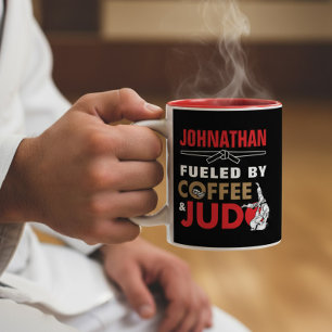 Tasse 2 Couleurs Alimenté par le café et le judo Drôle Cool
