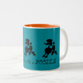 Tasse 2 Couleurs Amants noirs de caniche (Devant droit)