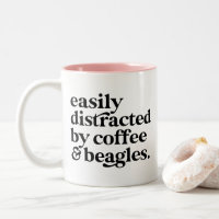Amateur de café moderne et de chien Beagle personn