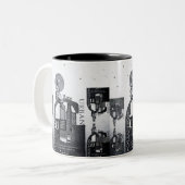 Tasse 2 Couleurs Aperçu de la vie dans la ville (Devant gauche)