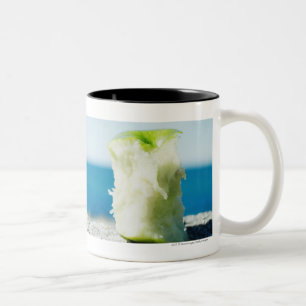 Tasse 2 Couleurs Apple creusent dans la saleté