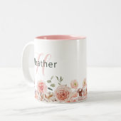 Tasse 2 Couleurs Aquarelle Fleurs de crème rose | Nom Monogramme (Devant gauche)