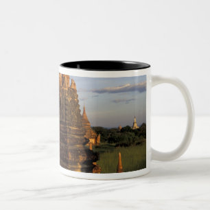 Tasse 2 Couleurs Asie, Myanmar, Bagan. Anciens temples et