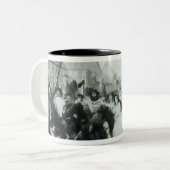 Tasse 2 Couleurs Assaillir de John Wesley chez Wednesbury (Devant gauche)