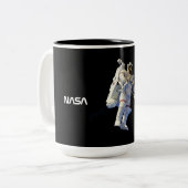 Tasse 2 Couleurs Astronaute dans l'espace noir (Devant gauche)
