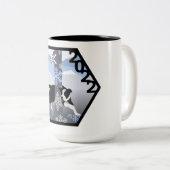 Tasse 2 Couleurs Aucun Jours Manqués Badge Janvier (Devant droit)