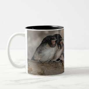 Tasse 2 Couleurs Avaler les jeunes pousses à l'intérieur d'une bran