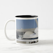Tasse 2 Couleurs Avion sans pilote Global Hawk (Gauche)