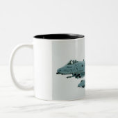 Tasse 2 Couleurs Avions A-10 (Gauche)