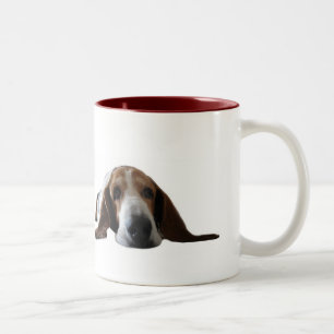 Tasse 2 Couleurs Basset Hound se couchant