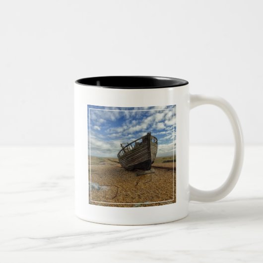 Tasse 2 Couleurs Bateau de pêche en bois abandonné | Dungeness (Droit)