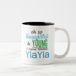 Tasse 2 Couleurs Beau et jeune YiaYia