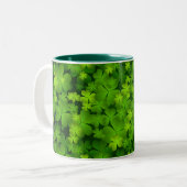 Tasse 2 Couleurs Beau Shamrock irlandais (Devant gauche)