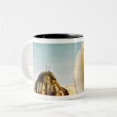 Tasse 2 Couleurs Bernard l'ermite regardant une plus grande (Devant gauche)