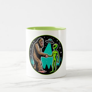 Tasse 2 Couleurs Bigfoot Alien Alliance - Funny Scifi Cryptid