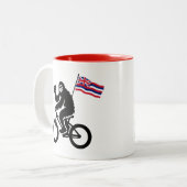 Tasse 2 Couleurs Bigfoot Cycling Hawaii Flag (Devant gauche)