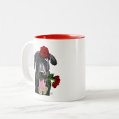 Tasse 2 Couleurs Black Labrador avec Roses 2 (Devant gauche)