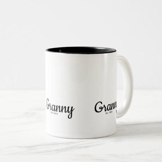 Tasse 2 Couleurs Black Script Established Grandma (Devant droit)