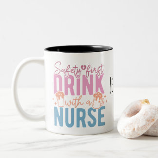 Tasse 2 Couleurs Boire avec une infirmière Nom personnalisé Café Mu